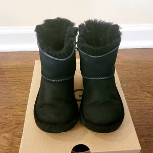 Toddler Uggs Bailey Bow - Size 8